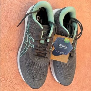 ASICS Women's Gray and Teal Athletic Shoes NWT Size 9.5